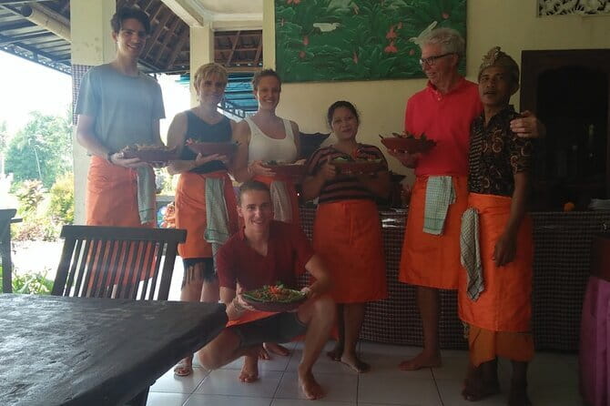 Ubud Cooking Class with Optional Market Visit Pickup Included - Learning the Balinese spice base