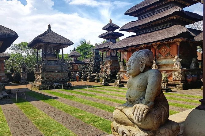 Ubud Excursion: Barong Dance, Art Villages, Nature, Temple and Waterfall - The barong and fire dance starts the morning