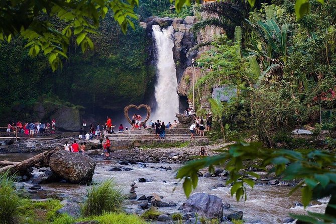 Ubud Excursion: Barong Dance, Art Villages, Nature, Temple and Waterfall - Woodcarving gives the art circuit a hands-on feel