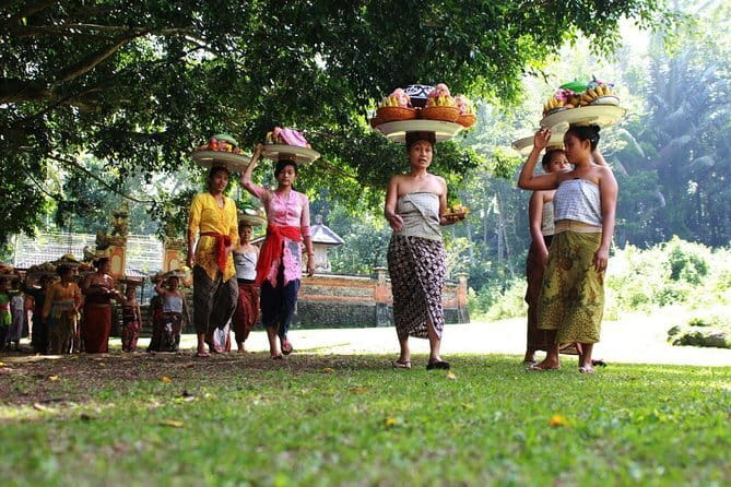 Ubud Highlights Tour ( Private All-Inclusive ) - Ubud Palace and the royal center