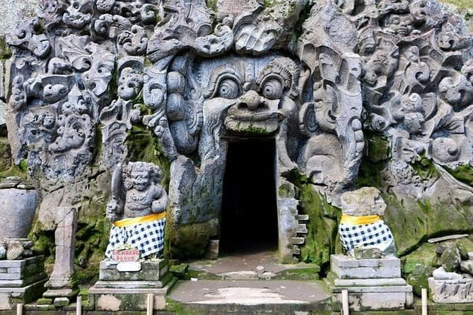 Ubud: Holy Water Temple, Volcano View, Rice Terrace, MonkeyForest - What this Ubud day tour really offers