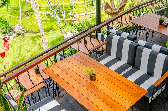 Ubud: Monkey Forest, Rice Terraces & Sacred Temples - Transport, guides, and the human side of the tour