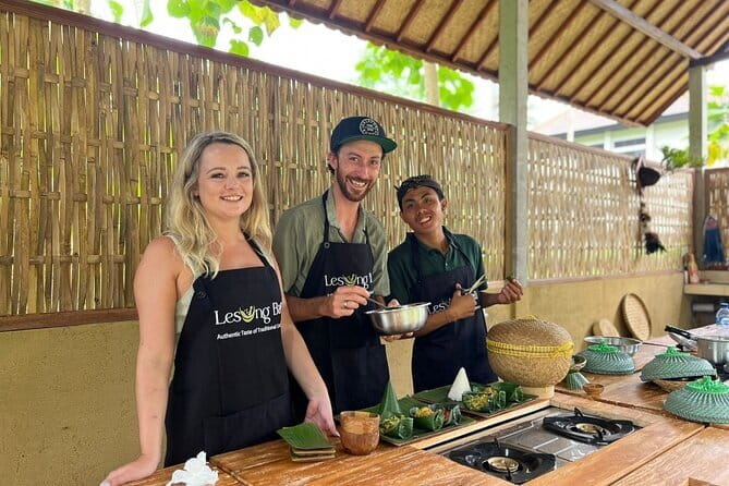 Ubud Sunset Mixology Tour by TikiBus - Music, Wi-Fi, and the social side