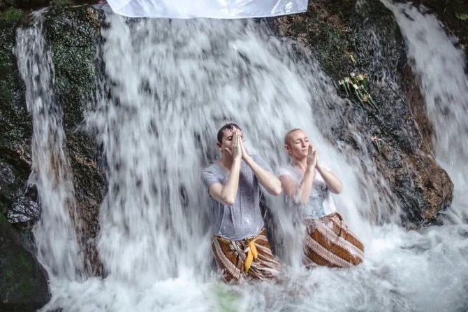 Ubud Tour - Balinese Healing By Shaman And Self Purification - Batuan Temple brings architecture into the day