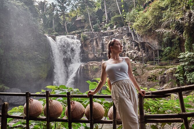 Ubud Tour Waterfall Rice Terrace Temple and Art Village - Tegenungan Waterfall: a lively start