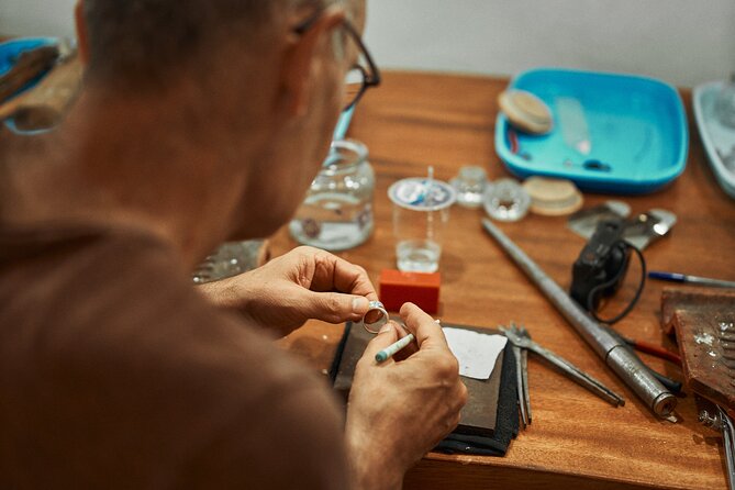 Ubud Town Center Silver Class - Create Your Own Silver Jewelry - Polishing the final piece