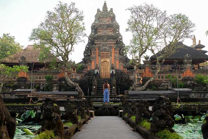 Ubud: Waterfall, Rice Terraces, and Monkey Forest Private Tour - Lunch gives the schedule a needed pause