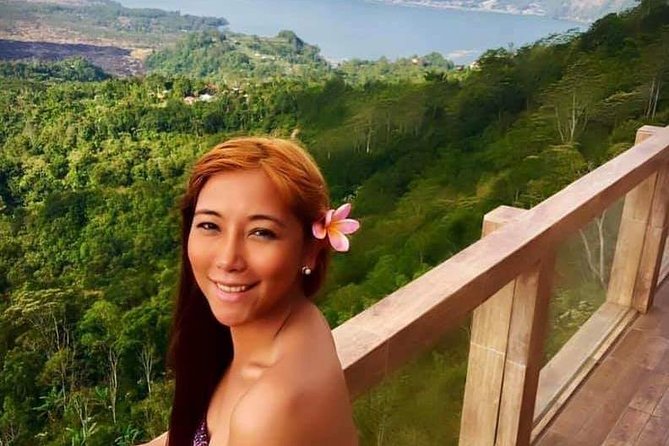 Ubud Waterfall Swing And Spring Temple Private Guided Tour - How the guides affect the experience