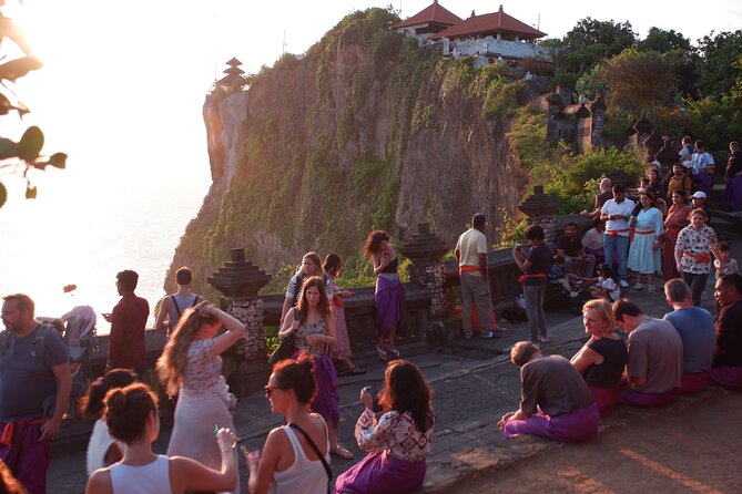 Uluwatu Kecak and Jimbaran Bay - Uluwatu Temple: 90 minutes on Bali’s southwest cliffs