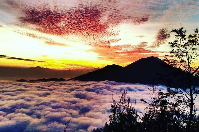 Watch the sunrise from the top of Mount Batur volcano - What the trail feels like after 4 a.m.