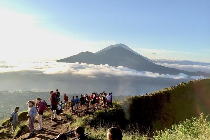 Watch the sunrise from the top of Mount Batur volcano - Crowds, slow descents, and the real drawback