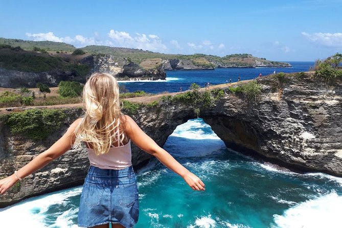West Nusa Penida Island - Instagram Tour - Banjar Nyuh Harbour and the island car